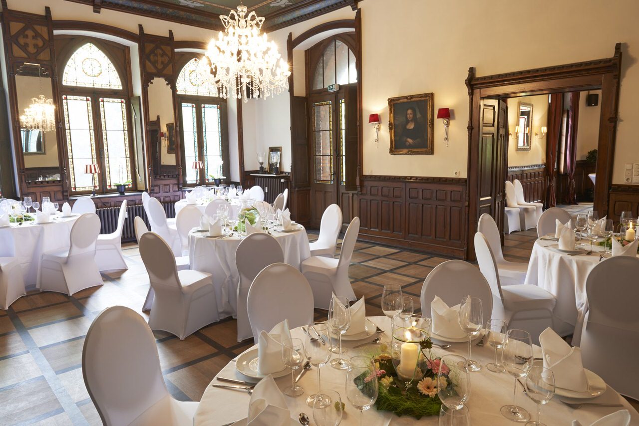 Treffen für Hochzeit in der Marienburg Monheim Treffen für Hochzeit in der Marienburg Monheim